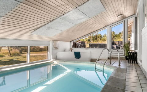Greta - 2.5Km from the Sea: Schwimmbad, Verbundwerkstoff, Resort, Decke, Design, Stuhl, Hotel, Daylighting, Dachboden, Eco Hotel