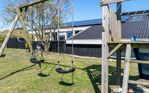 Greta - 2.5Km from the Sea: Holz, Zuhause, Veranda, Deck, Hartholz, Dach, Holzbeize, Holzboden, Eco Hotel