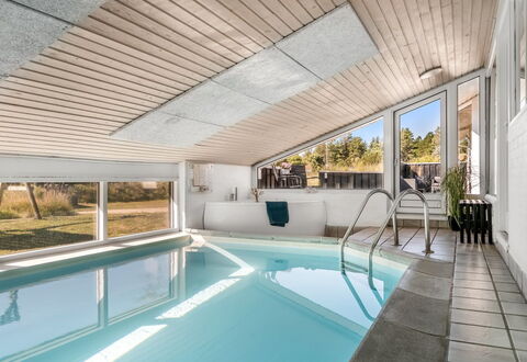 Greta - 2.5Km from the Sea: Schwimmbad, Verbundwerkstoff, Resort, Decke, Design, Stuhl, Hotel, Daylighting, Dachboden, Eco Hotel