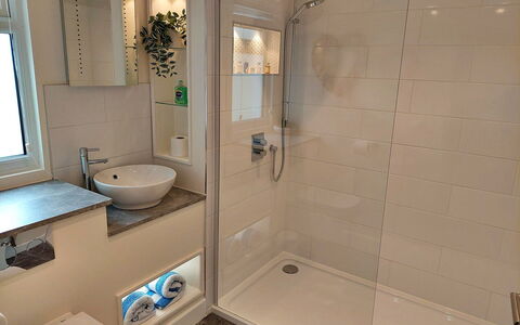 Little Dunley - Hazel: Daytime, Gebäude, Fenster, Fassade, Wohnung, Urban Design, Eigentumswohnung, Mischnutzung