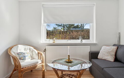 Keld - 350M from the Sea: Möbel, Interior Design, Textil, Fussboden, Flooring, Beleuchtung, Zuhause, Wohnzimmer, Zimmer, Fensterabdeckung