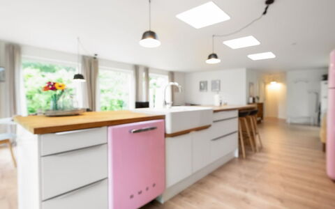 Albina - 650M from the Sea: Interior Design, Küche, Flooring, Countertop, Möbel, Küchengerät, Holz, Fussboden, Cabinetry, Decke