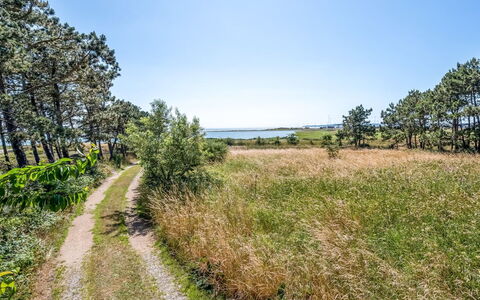 Tatianna - 100M from the Sea: Holz, Zuhause, Veranda, Deck, Hartholz, Dach, Holzbeize, Holzboden, Eco Hotel