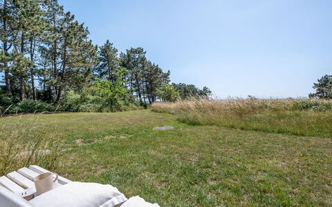 Tatianna - 100M from the Sea: Holz, Zuhause, Veranda, Deck, Hartholz, Dach, Holzbeize, Holzboden, Eco Hotel