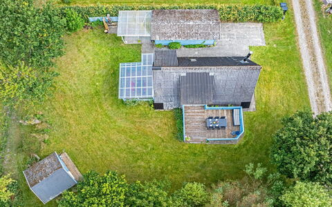 Annalia - 400M from the Sea: Dach, Landschaft, Grundstueck, Ländliches Gebiet, Zuhause, Vogelperspektive, Ground, Hütte, Luftaufnahmen, Garten