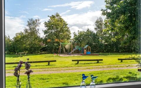 Annalia - 400M from the Sea: Garten, Rasen, Landscaping, Schatten, Park, Garten, Gartenmöbel, Hinterhof, Eco Hotel