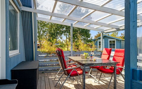 Annalia - 400M from the Sea: Holz, Möbel, Gartenmöbel, Stuhl, Deck, Schatten, Veranda, Hartholz, Terrasse, Outdoor Struktur