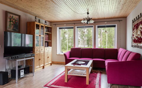 Jönsamåla: Möbel, Interior Design, Holz, Flooring, Decke, Fussboden, Wohnzimmer, Couch, Zuhause, Zimmer
