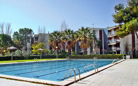 Reus Mediterrani: Himmel, Wasser, Pflanze, Eigentum, Schwimmbad, Gebäude, Azurblau, Baum, Gewässer, Die Architektur
