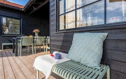 Adia - 650M from the Sea: Estate, Schatten, Auffahrt, Bauernhaus