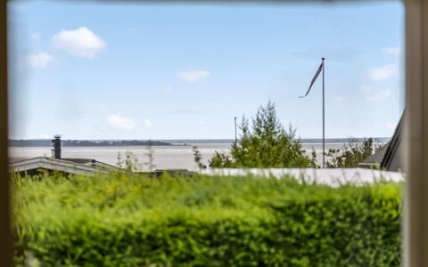 Nielsine - 250M from the Sea: Meer, Ozean, Sonnenlicht, Küste, Schatten, Daylighting