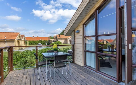 Rouwen - 120M from the Sea: Balkon, Deck, Hartholz, Veranda, Resort, Villa, Eco Hotel, Outdoor Struktur
