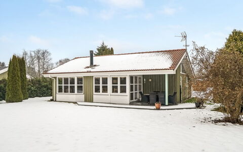 Henne - from the Sea: Holz, Zuhause, Veranda, Deck, Hartholz, Dach, Holzbeize, Holzboden, Eco Hotel