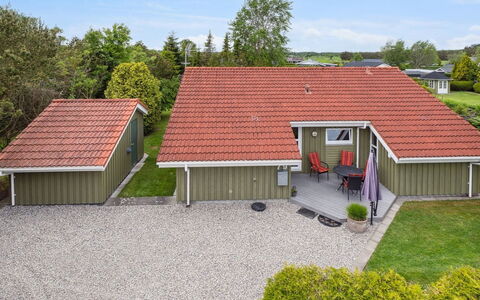 Henne - from the Sea: Holz, Zuhause, Veranda, Deck, Hartholz, Dach, Holzbeize, Holzboden, Eco Hotel