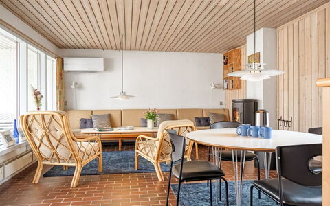 Aike - 1Km from the Sea: Holz, Zuhause, Veranda, Deck, Hartholz, Dach, Holzbeize, Holzboden, Eco Hotel