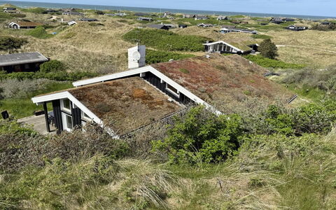 Marcus - 500M from the Sea: Estate, Schatten, Auffahrt, Bauernhaus