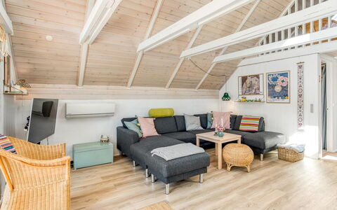 Frodde - 200M from the Sea: Möbel, Interior Design, Flooring, Fussboden, Holzboden, Holz, Couch, Decke, Zimmer, Wohnzimmer
