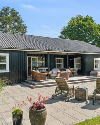 Botwith - 125M from the Sea