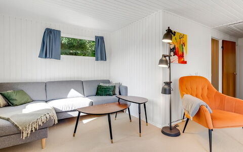 Albert - 300M from the Sea: Holz, Zuhause, Veranda, Deck, Hartholz, Dach, Holzbeize, Holzboden, Eco Hotel