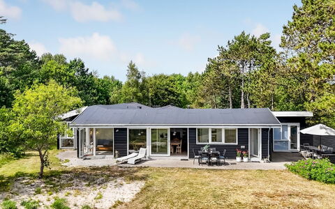 Donka - 25M from the Sea: Schwimmbad, Gartenmöbel, Möbel, Resort, Flagstone, Eco Hotel, Schatten, Stuhl, Freizeit, Estate
