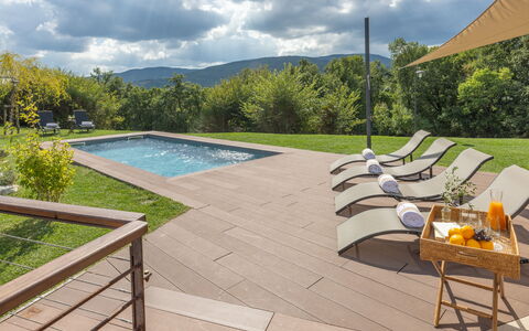 Villa Airone Tegoni, Pool, Radicondoli: Gartenmöbel, Schwimmbad, Verbundwerkstoff, Deck, Holzboden, Hartholz, Flagstone, Schatten, Garten, Sonnenliege