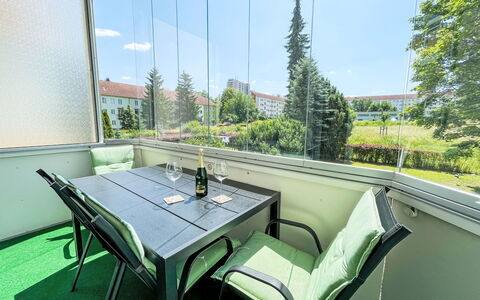 Stadtwohnung in Pirna: Möbel, Stuhl, Schatten, Kaffetisch, Gartenmöbel, Balkon