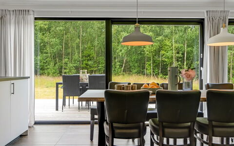 Sighvat - 300M from the Sea: Holz, Zuhause, Veranda, Deck, Hartholz, Dach, Holzbeize, Holzboden, Eco Hotel