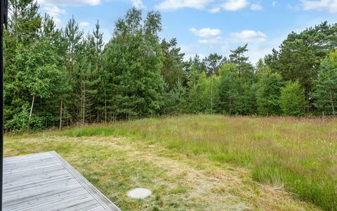 Sighvat - 300M from the Sea: Holz, Zuhause, Veranda, Deck, Hartholz, Dach, Holzbeize, Holzboden, Eco Hotel