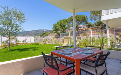 Le Lavandou 450: Möbel, Stuhl, Gartenmöbel, Schatten, Wohnung, Balkon, Resort, Eco Hotel, Tisch Im Freien, Küche & Esszimmer Tisch
