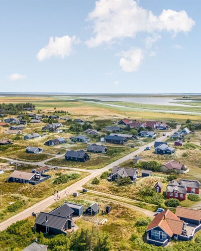 Effie - 500M from the Sea