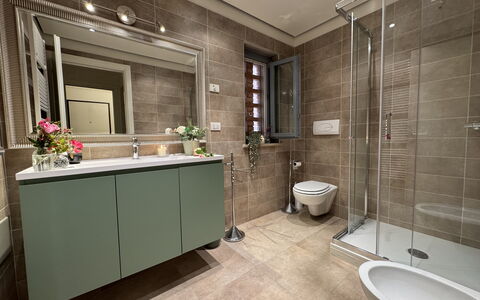 Ai Cantici: Armatur, Interior Design, Flooring, Sinken, Fussboden, Badezimmer, Zapfhahn, Bad Sink, Badezimmerschrank, Decke