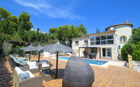 Gekko: Schwimmbad, Resort, Eco Hotel, Freizeit, Estate, Hazienda, Gartenmöbel, Villa, Regenschirm, Hotel