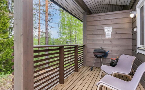 Joutsen: Grundstueck, Estate, Veranda, Landscaping, Hartholz, Eco Hotel, Gartenbauten, Deck, Bauernhaus, Walkway