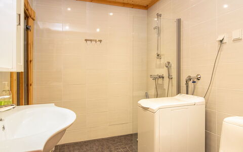 Ahma: Badezimmer, Armatur, Flooring, Wand, Fussboden, Interior Design, Zapfhahn, Installation, Sinken, Dusche