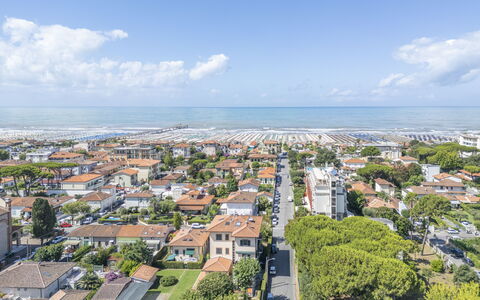 Attico Marino: Daytime, Stadtgebiet, Wohngebiet, Horizont, Vogelperspektive, Küste, Urban Design, Meer, Luftaufnahmen, Ozean
