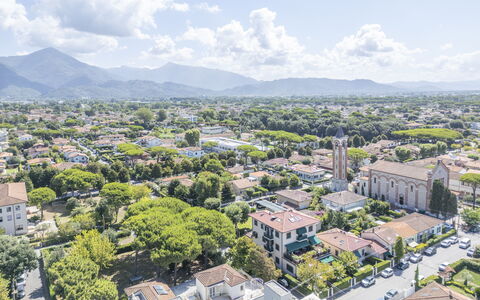 Attico Marino: Daytime, Wohngebiet, Stadtgebiet, Vogelperspektive, Landschaft, Nachbarschaft, Luftaufnahmen, Vorort, Urban Design, Metropolitan Area