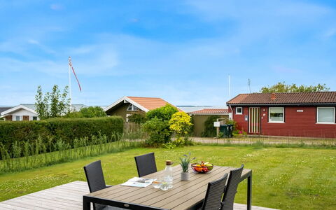 Dragan - 50M from the Sea: Dach, Haus, Zuhause, Hütte, Tür, Abstellgleis, Deck, Veranda, Planke, Hartholz