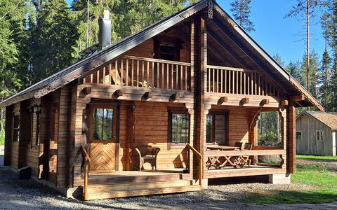 Alapytinki: Holz, Hütte, Blockhaus, Dach, Hartholz, Abstellgleis, Hütte, Gartenbauten, Holzbeize, Veranda