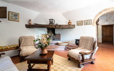 Casa La Cedrina, Pool, Lornano: Möbel, Interior Design, Holz, Flooring, Fussboden, Wohnzimmer, Zimmer, Beleuchtung, Zuhause, Decke