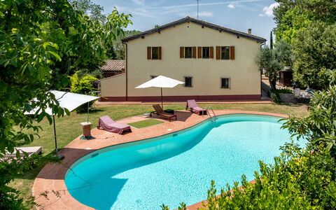 Casa La Cedrina, Pool, Lornano: Schwimmbad, Menschliche Siedlung, Estate, Hazienda, Bauernhaus, Garten, Hinterhof, Schatten, Resort, Eco Hotel