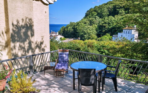 Cawsand 604: Balkon, Veranda, Zaun, Baluster, Geländer, Tisch Im Freien, Eco Hotel, Deck, Stuhl, Gartenmöbel