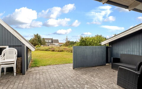 Claudine - 700M from the Sea: Haus, Dach, Zuhause, Hütte, Schuppen, Gartenbauten, Abstellgleis, Garten, Blockhaus, Hütte
