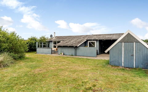 Claudine - 700M from the Sea: Haus, Dach, Zuhause, Hütte, Schuppen, Gartenbauten, Abstellgleis, Garten, Blockhaus, Hütte