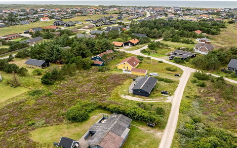 Claudine - 700M from the Sea: Haus, Dach, Zuhause, Hütte, Schuppen, Gartenbauten, Abstellgleis, Garten, Blockhaus, Hütte