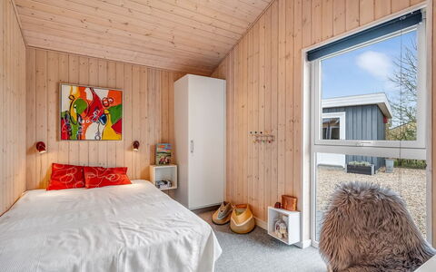 Anelise - 800M to the Fjord: Holz, Decke, Zuhause, Schlafzimmer, Holzbeize, Hartholz, Planke, Sperrholz, Holzboden, Bett