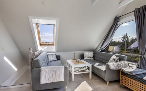 Paale - 208M from the Sea: Möbel, Holz, Flooring, Interior Design, Zuhause, Fussboden, Couch, Wohnzimmer, Holzboden, Zimmer