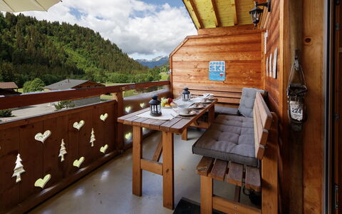 Mon Abri B: Holz, Holzbeize, Hartholz, Planke, Holz, Blockhaus, Lack, Eco Hotel, Veranda, Bergdorf