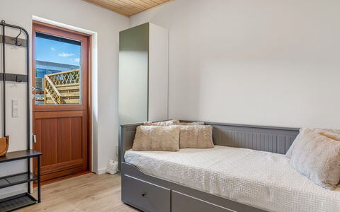 Kjera - 2.4Km from the Sea: Möbel, Interior Design, Flooring, Fussboden, Holz, Bett, Schlafzimmer, Zimmer, Decke, Beleuchtung