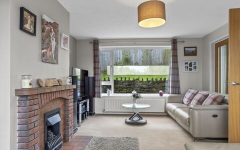 Willow Dene: Möbel, Interior Design, Flooring, Wand, Fussboden, Zimmer, Holz, Decke, Wohnzimmer, Couch