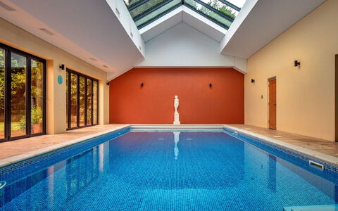 Kite'S Gate: Flooring, Fussboden, Decke, Interior Design, Schwimmbad, Resort, Hotel, Design, Holzbeize, Eco Hotel